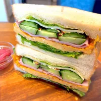 トーストサンドイッチでランチ|じゅんさんさん