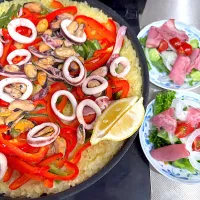 海鮮パエリアとペッパービーフサラダ🥗|FKTMPさん