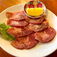 田舎の居酒屋🏮で焼肉😋・①ちょっと硬い牛タン🤣💦笑| 山勝さん