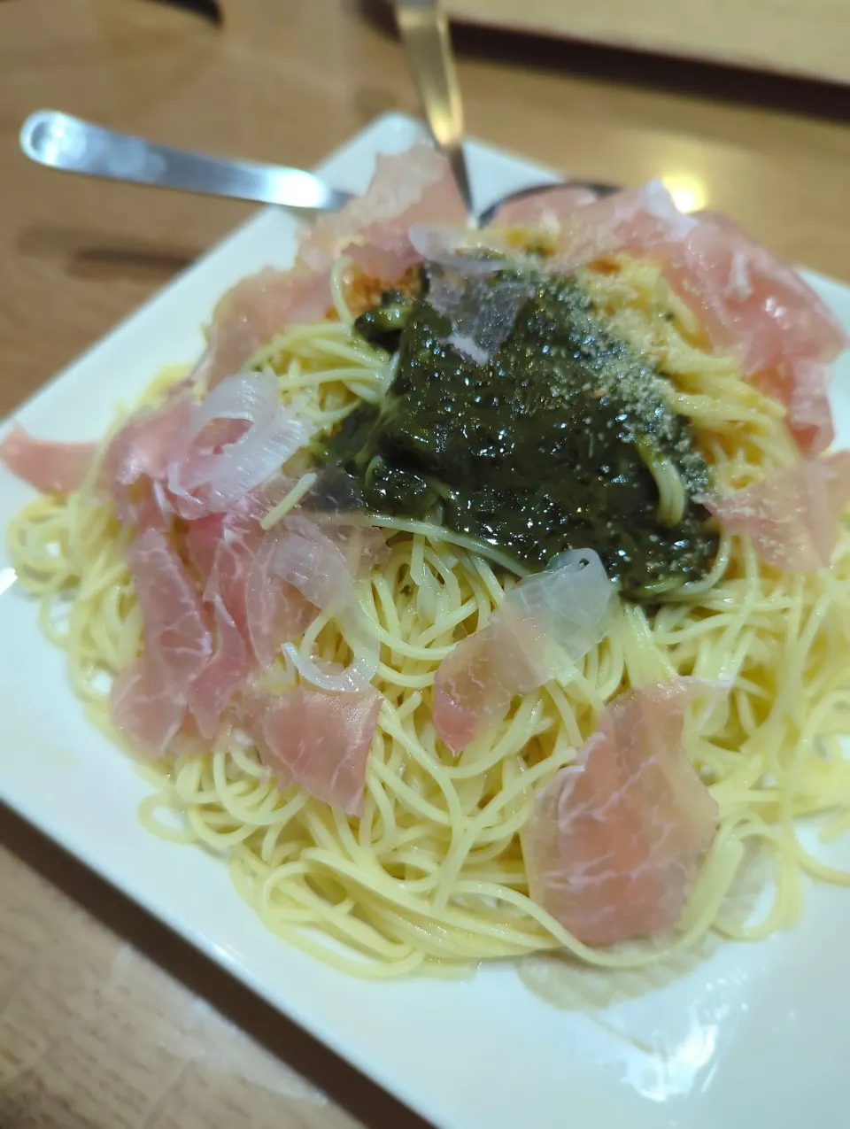 生ハムとジェノベーゼの冷製パスタ😋|みぽりん♪さん
