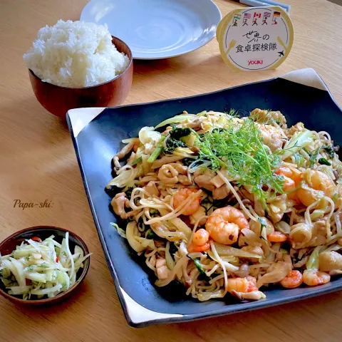 「サンバル」を使ってみたSnapdishの料理・レシピ写真:ラオス風炒め麺でお昼ごはん