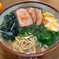 マルちゃん正麺🍜、豚骨醤油味❗️( ^ω^ )✨|サソリさん