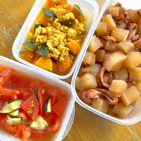 イカ大根・かぼちゃのそぼろ煮・トマトとズッキーニのマリネ|ひろちゃんさん