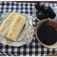 食パン🍞はまとめてサンドイッチに🙋‍♀️パン耳は、ピザ🍕にしてます♪|ワイントンさん