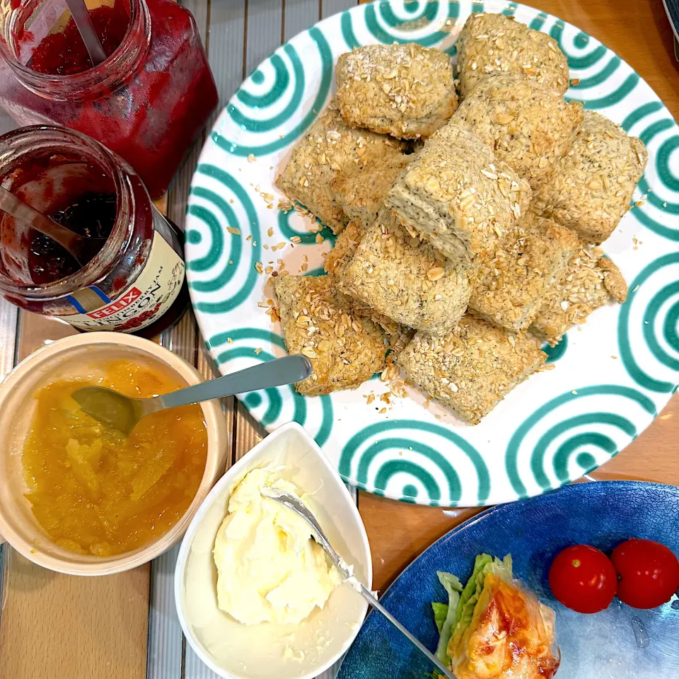 😋紅茶スコーンとクロテッドクリームとジャムでブランチ🌿|moyukitaさん