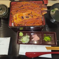 ランチは鰻重| アクちゃんさん