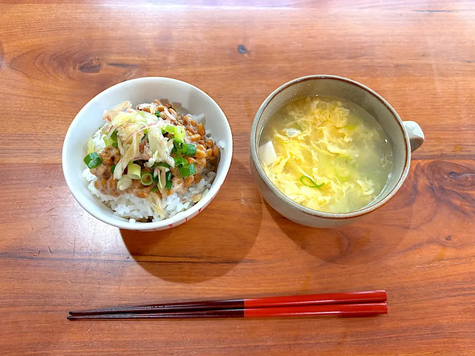 朝ごはん(納豆ごはんネギandミョウガ、玉子豆腐スープ)|cocomikaさん