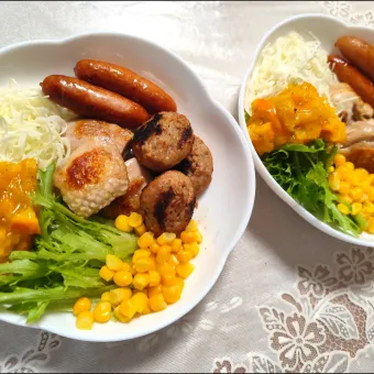 Snapdishの人気料理写真:あるものでワンプレート夜ごはん(オレンジマンゴードレッシング付き🩷)