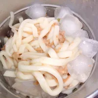 なめ茸と肉そぼろ入り胡麻ダレ冷やしうどん|darkbaronさん