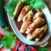 香ばしにんにく醤とオイスター味のズッキーニの肉巻き