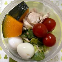 薬味中華麺　かぼちゃの煮付け　胸鶏肉　ミニトマト　うずらの卵|kaori_831さん