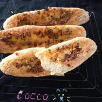 朝日が似合うシリーズ・ウイークエンドシトロンみたいなピスタチオをトッピングしたバターフィセル✨|cocco+さん