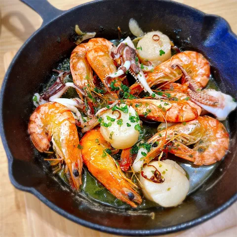 「日清やさし～く香るエキストラバージンオリーブオイル」を使ってみたSnapdishの料理・レシピ写真:魚介のアヒージョ