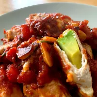 ＊固いアボカド救済🥑アボカドとチーズの肉巻きガーリックトマトソース🍅🧄＊|＊抹茶＊さん