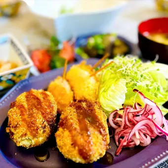 Snapdishの人気料理写真:具沢山コロッケ定食