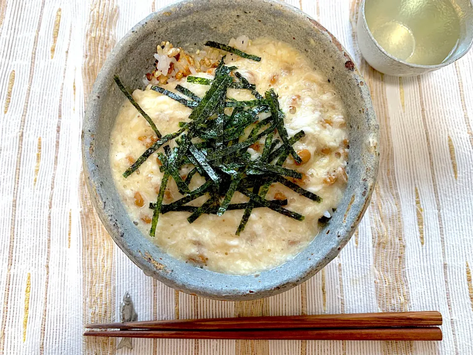 発芽し過ぎ玄米とオーツ麦、押しもち麦の、ととろ納豆ご飯　#麦とろ　#山芋　#自然薯|KimaLABOさん