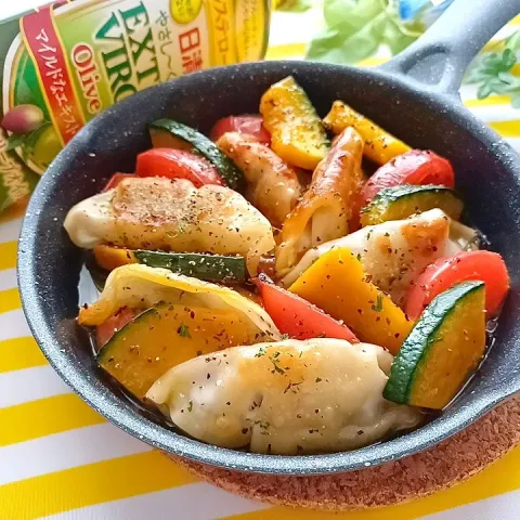 「日清やさし～く香るエキストラバージンオリーブオイル」を使ってみたSnapdishの料理・レシピ写真:餃子deアヒージョ