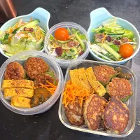 ピーマンの肉詰め、卵、サラダ。|hanakoさん
