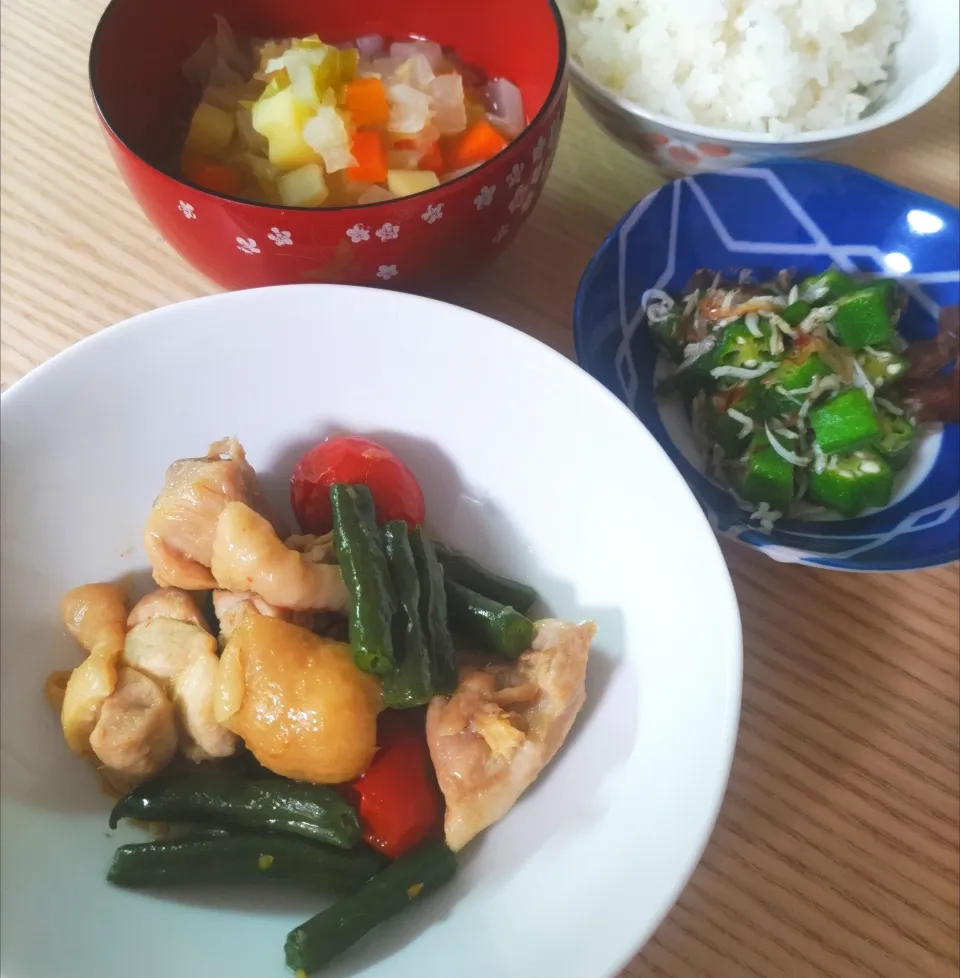 鶏肉といんげんのオイル煮、オクラとしらすのおかか和え|ちゃいさん