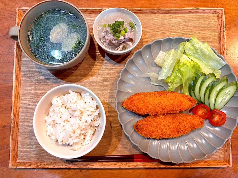 夜ご飯(白身魚フライ、豚のみぞれ煮、アサリと水菜のスープ)|cocomikaさん