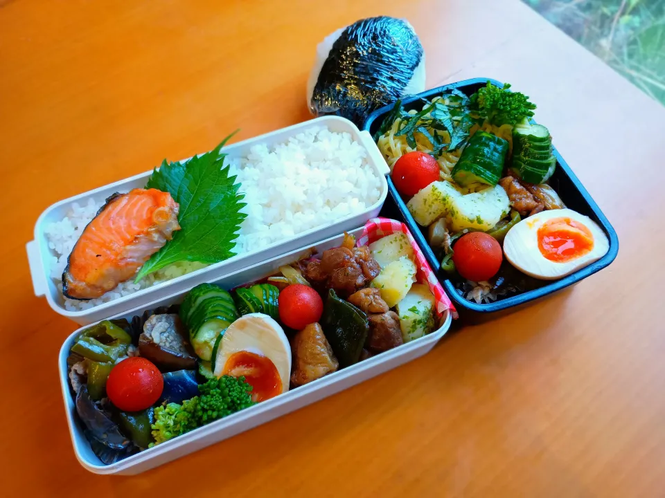 次男・私弁当&おにぎり|tamagomagomagoさん