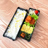 蒸し鶏のサラダ＆鶏チリ弁当🍱|nonoさん