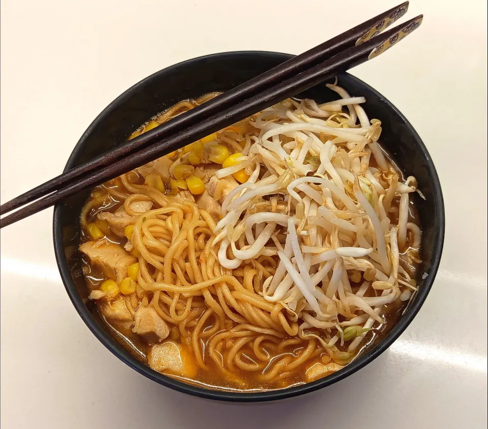 Instant Hokkaido miso ramen|Jorge Bernal Márquezさん