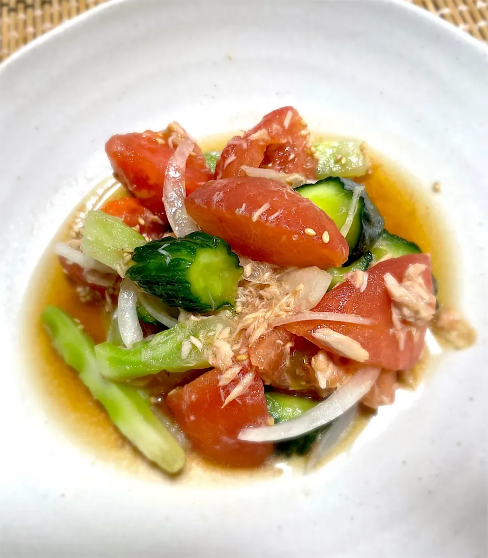 トマト、シーチキン、きゅうり、ブロッコリーの芯中華風サラダ|藤田 まり子さん