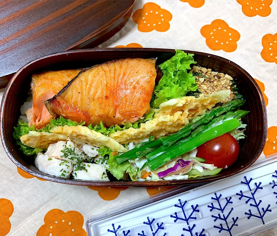 鮭弁当🍱|がおりんさん
