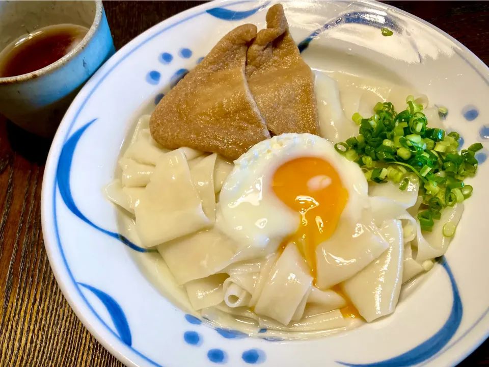 今日の麺好きランチは超幅広の                             「ぺろっこ冷やしきつねうどん」|mottoさん