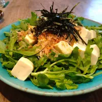 春菊と塩豆腐の和風サラダ|古尾谷りかこさん