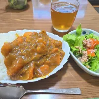 カレー🍛とサラダ🥗　🌺