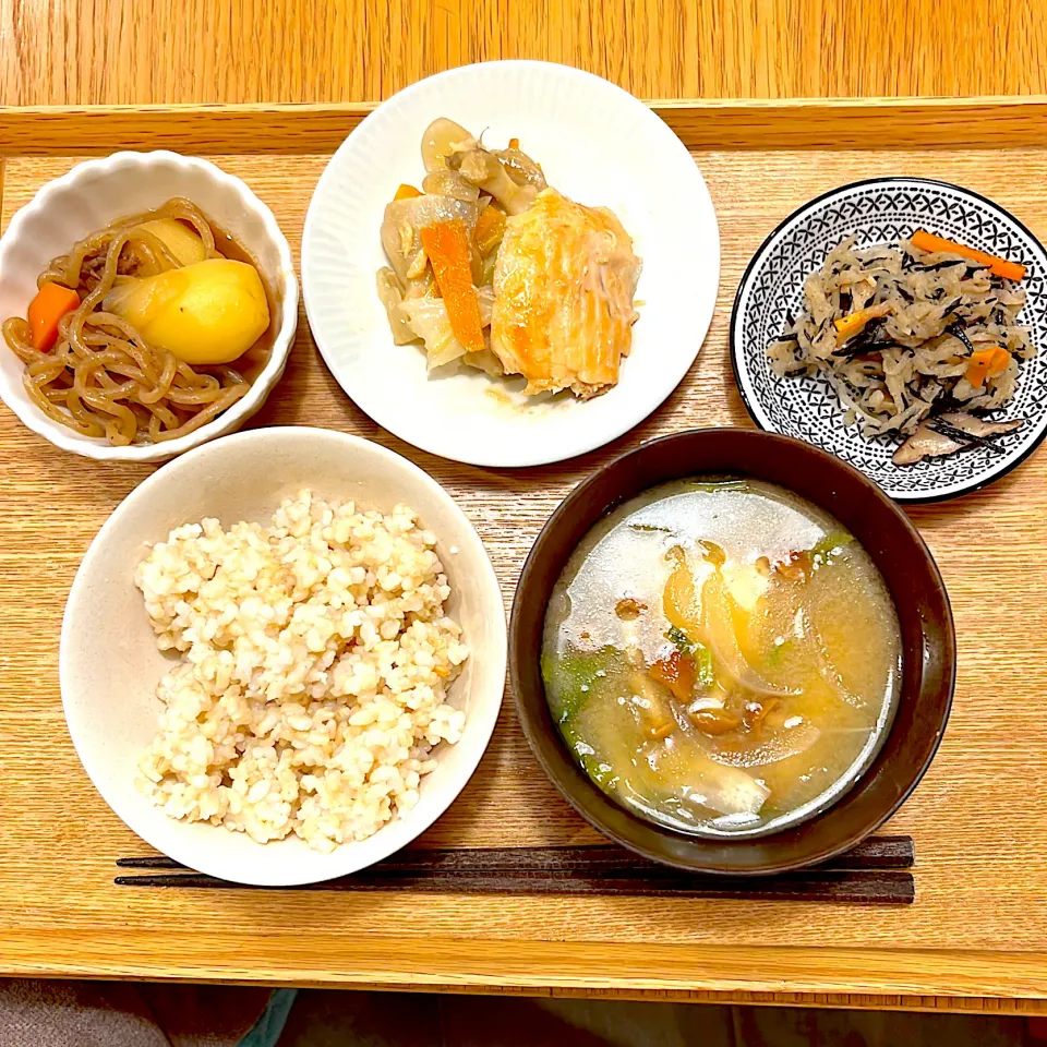 鮭のちゃんちゃん焼きと肉じゃが定食|Atelier Sekiさん