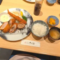 トンカツ、エビフライ、梅しそ巻きカツ、ヒレカツ|さっちゃんさん