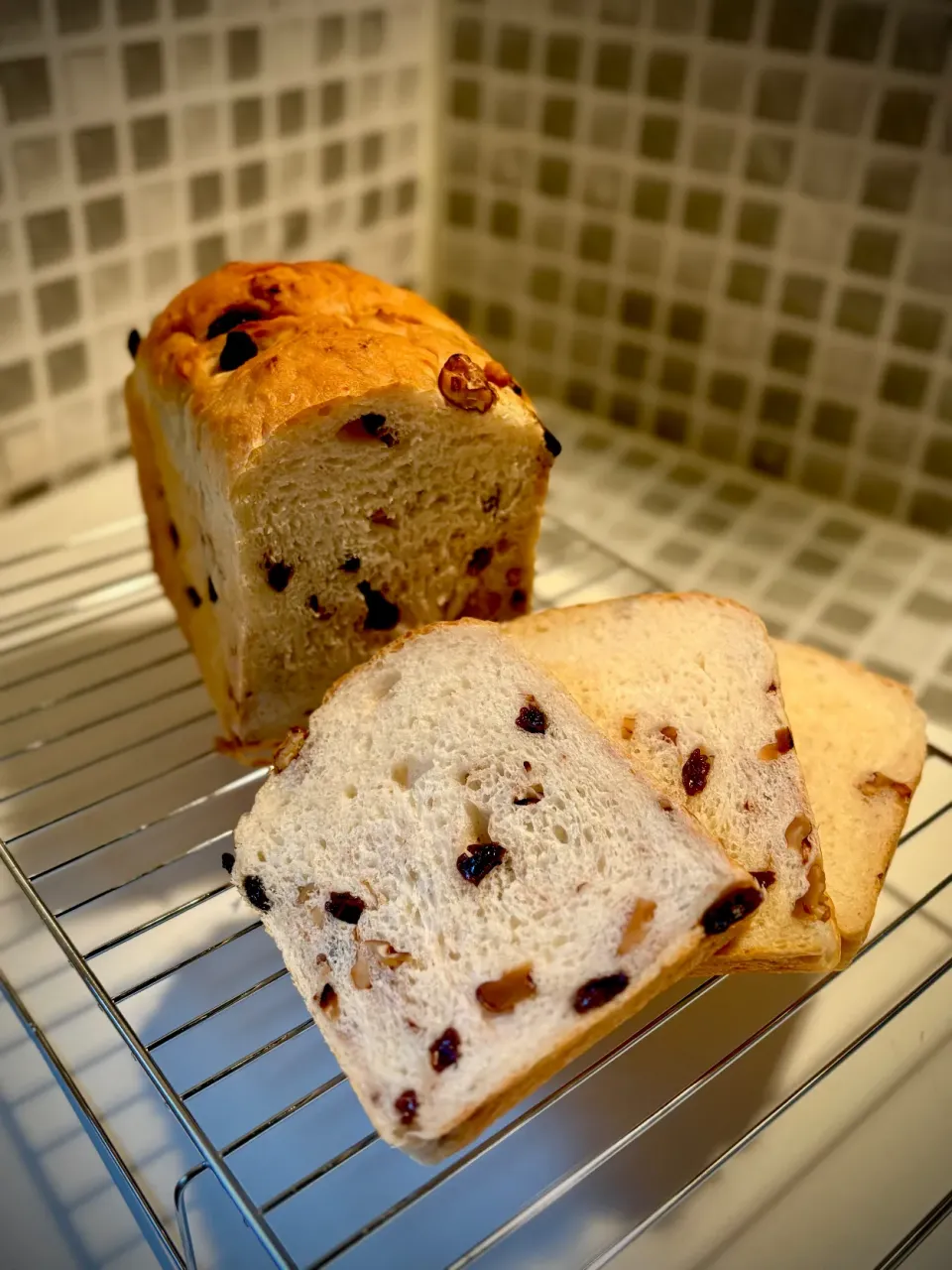 米粉の湯だね食パン(くるみとレーズン)|白のパンダさん
