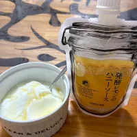 ヨーグルトの発酵レモンのハニーソースがけ🍋|えみりんさん