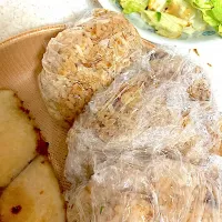 おかかバターツナおにぎり、鰆の西京漬焼き、サラダ|まみみさん