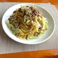 ひき肉とキャベツのオイルパスタ|めっちいさん