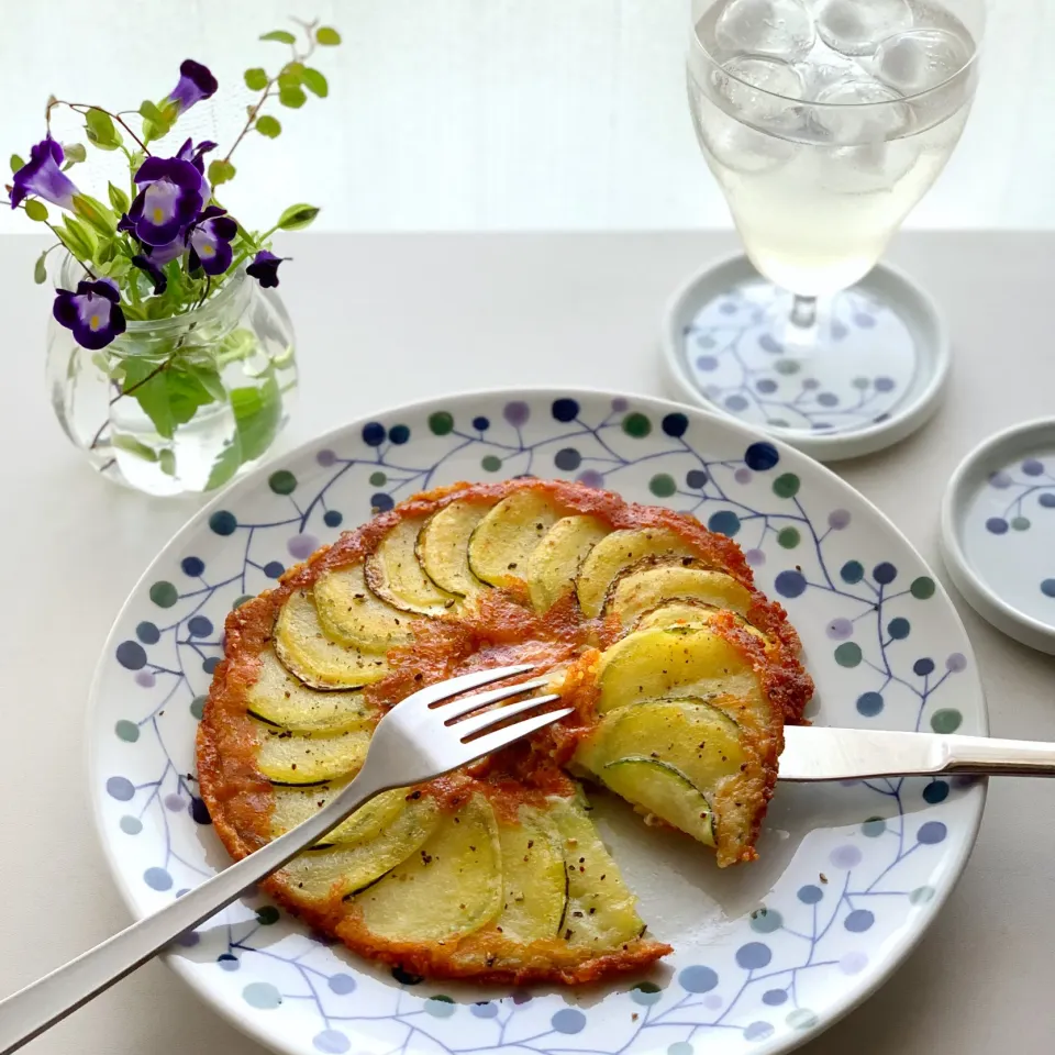 ズッキーニと新じゃがのガレット♡|わことひろさん