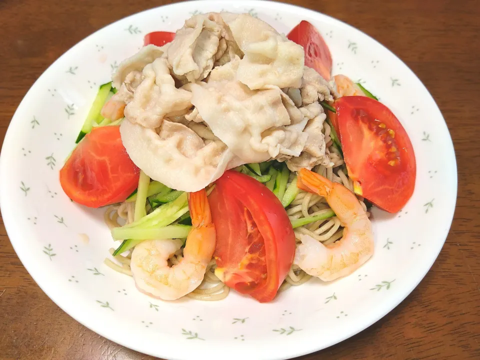 豚しゃぶサラダ蕎麦|秀美«シュウビ»さん