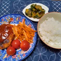 豆腐入りハンバーグ ★にんじんしりしり ★きゅうりの漬物|よっちびやばんぶーさん