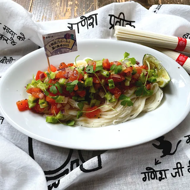 Snapdishの料理・レシピ写真:インドの香りカチュンバル風トマトサラダ素麺｜今年の夏も、素麺やっぱり揖保乃糸♪