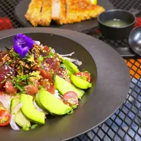 ハワイのグルメ｢ポキ丼｣|オハナシマンさん