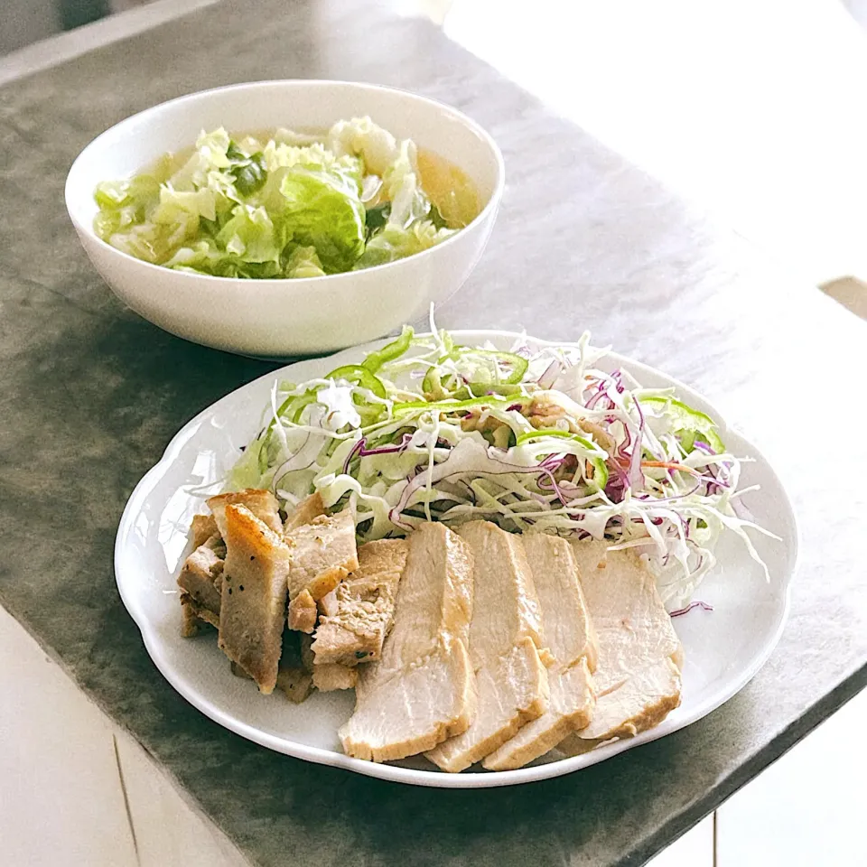 チキン&ポークサラダとスープ|りょうりょうさん