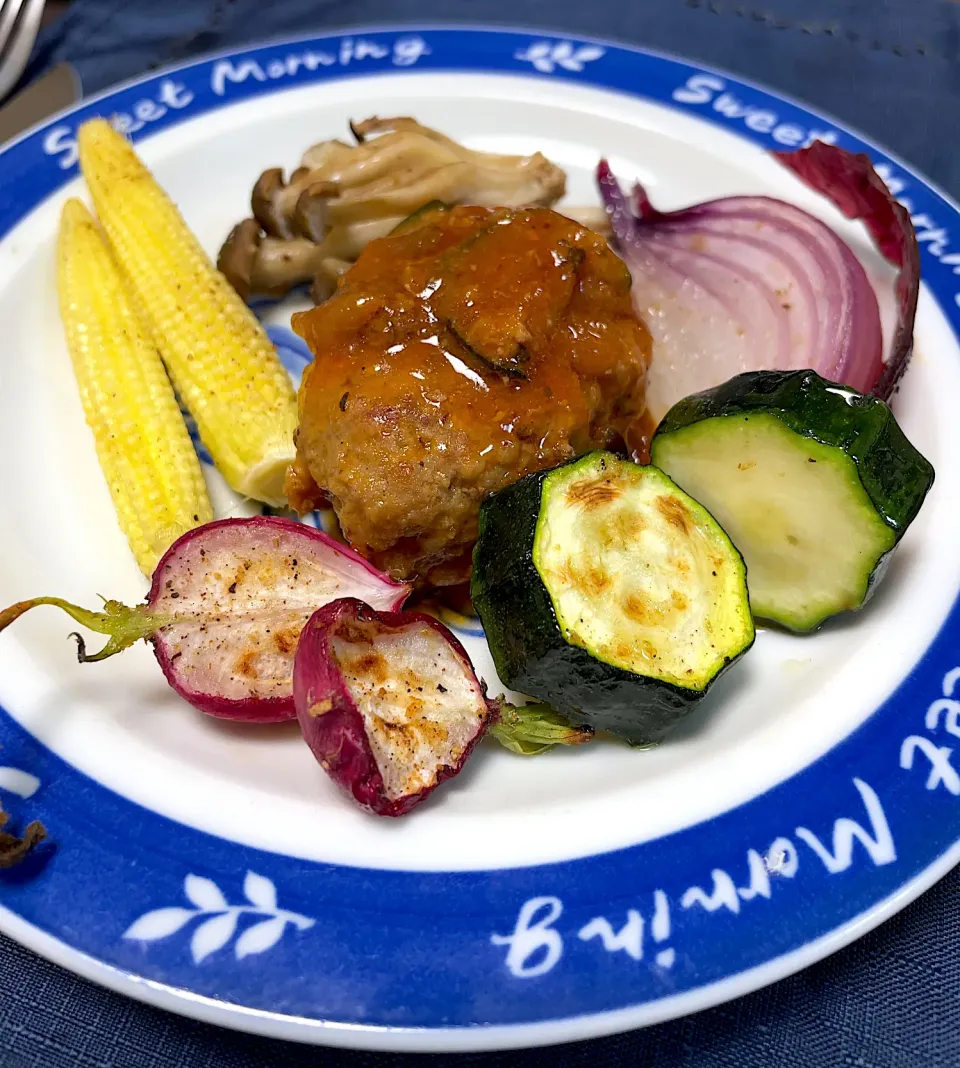 煮込みハンバーグとグリル野菜|naoeさん