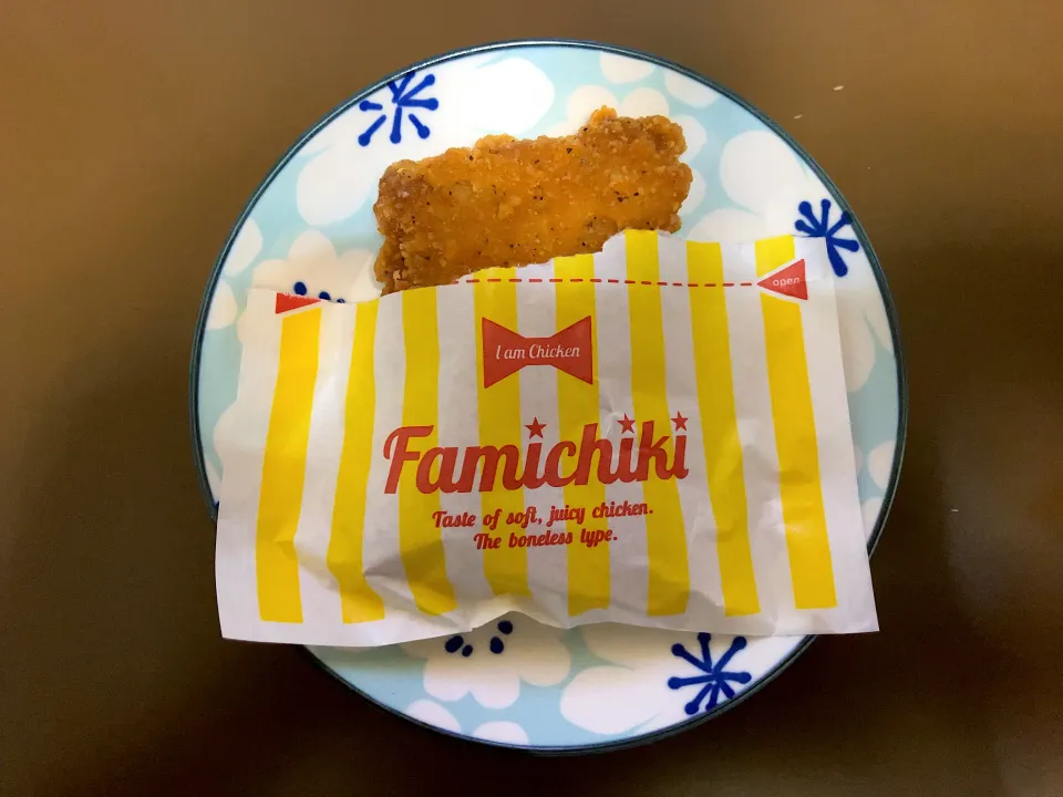 ファミリーマート ファミチキ|ばーさんさん