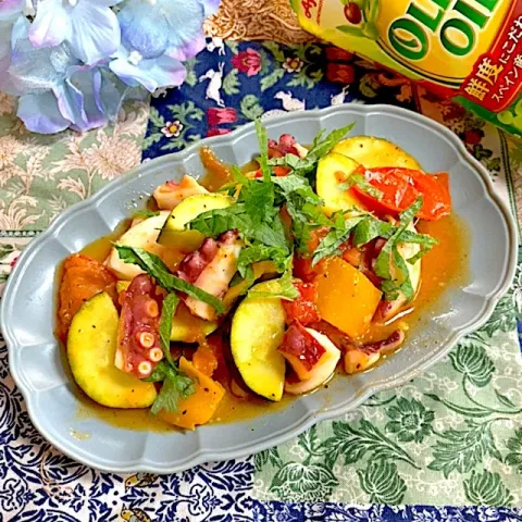 「日清やさし～く香るエキストラバージンオリーブオイル」を使ってみたSnapdishの料理・レシピ写真:タコと夏野菜のレモン炒め🍋