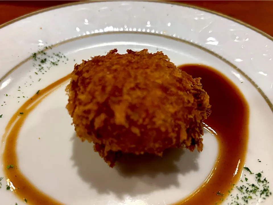 鹿児島にて・［黒豚料理あぢもり・特選黒しゃぶコース］・①黒豚とさつまいものコロッケ😋✨（サクサク！ホクホク！美味しいコロッケ😊）|山勝さん