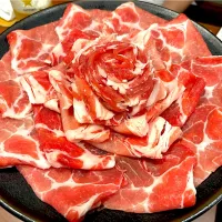 鹿児島にて・［黒豚料理あぢもり・特選黒しゃぶコース］・③特選黒しゃぶ肉 😋✨