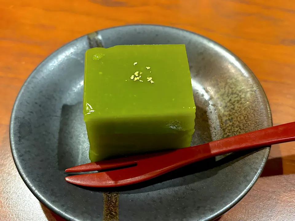 鹿児島にて・［黒豚料理あぢもり・特選黒しゃぶコース］・⑧デザートの羊羹 😋✨（黒豚コラーゲン・さつまいも・お茶・黒糖の羊羹と言う説明でした⁉️）|山勝さん